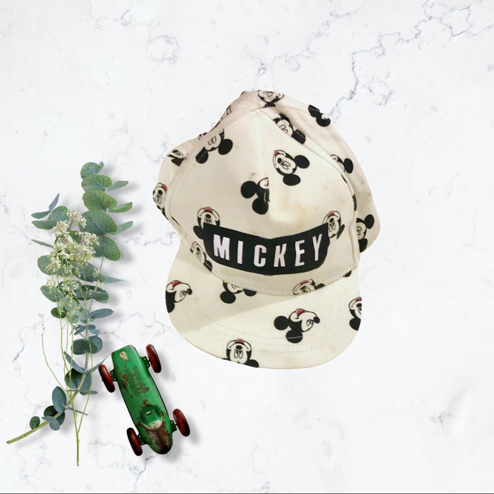 ⭐️3/$15 H&M Mickey Mouse hat
